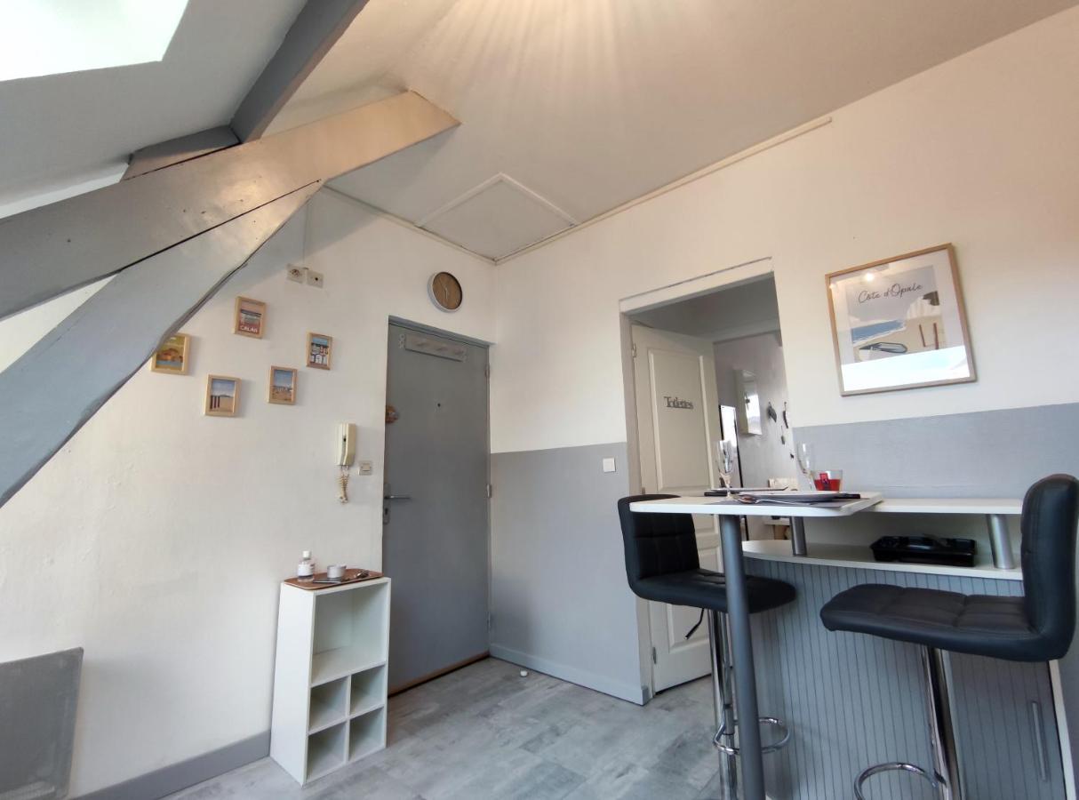 Joli Petit T2 Terrasse Proche Du Phare Leilighet Calais Eksteriør bilde