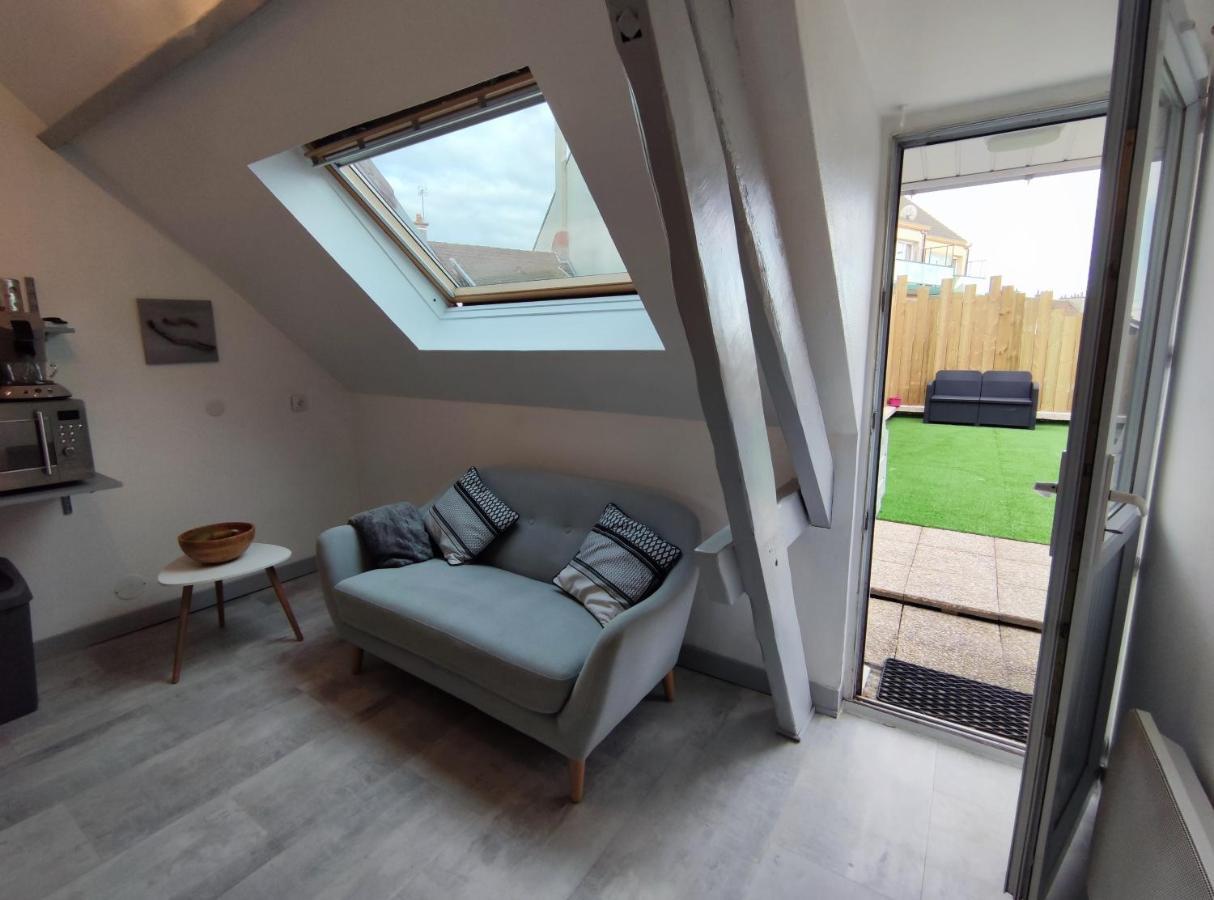 Joli Petit T2 Terrasse Proche Du Phare Leilighet Calais Eksteriør bilde