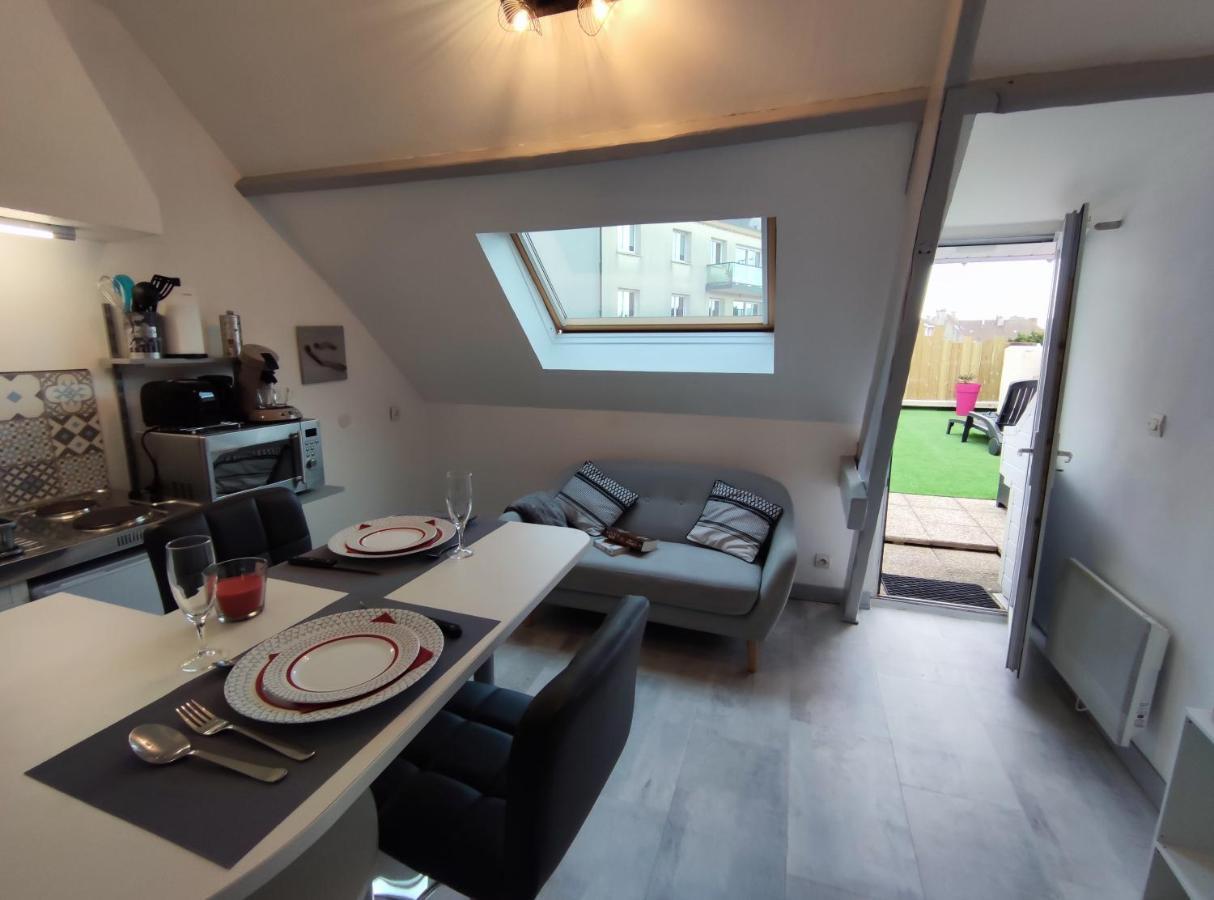 Joli Petit T2 Terrasse Proche Du Phare Leilighet Calais Eksteriør bilde